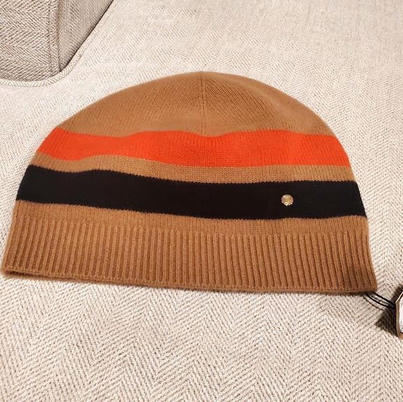 Brand new Burberry beanie hat - Picture 5 of 10